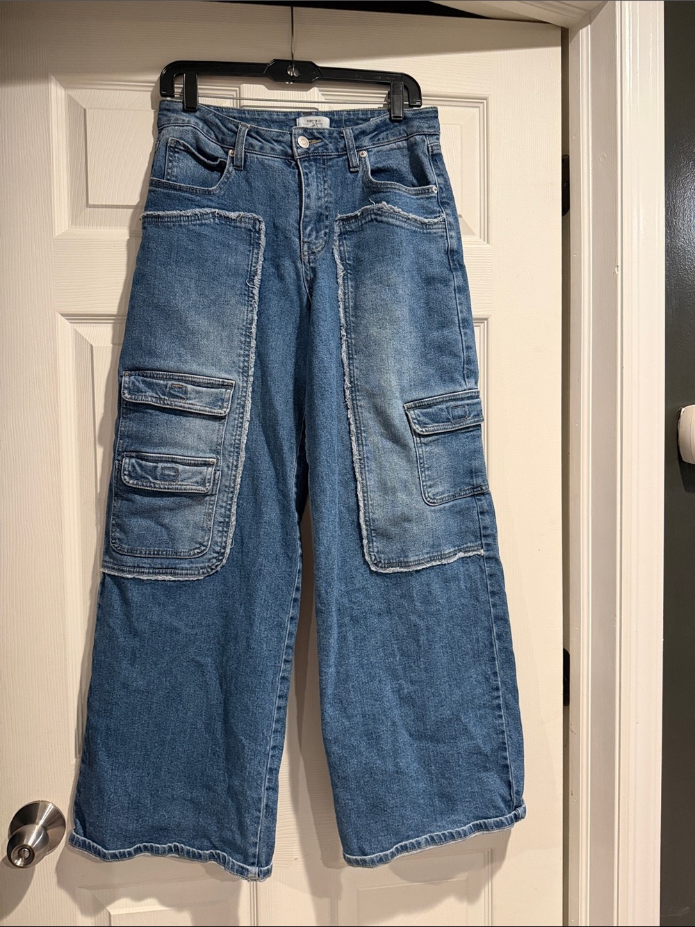 Wide-Leg Cargo Jeans